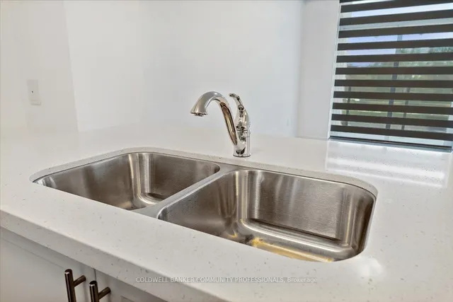 Additional image 6 of 460 Dundas St Unit 210