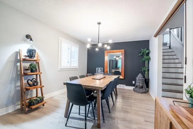 Additional image 11 of 14 Vista Crt