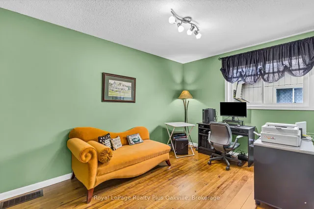 Additional image 16 of 64 Lamont Pl