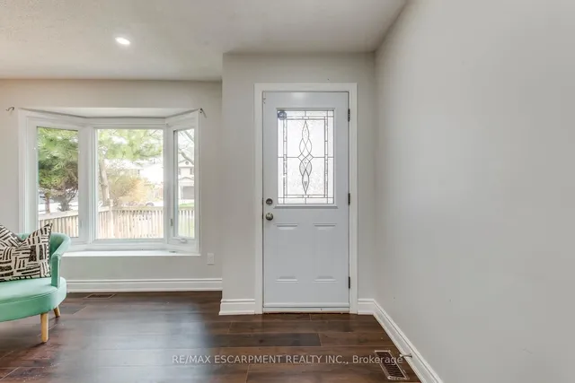 Additional image 3 of 11 Drakes Dr