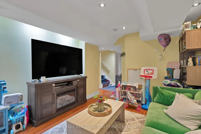 Additional image 25 of 18 Chestermere Cres