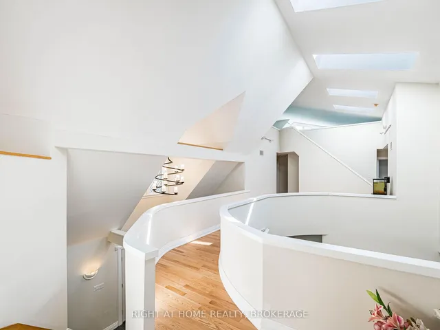 Additional image 19 of 774 Old Dundas Rd