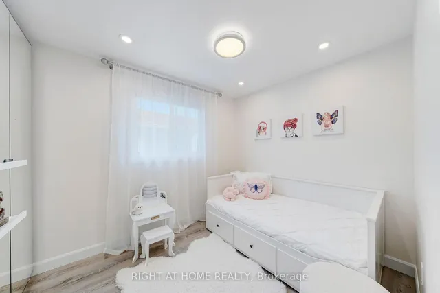 Additional image 17 of 743 Hager Ave