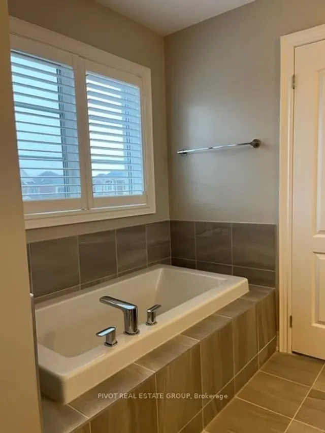 Additional image 28 of 1292 Clarriage Crt