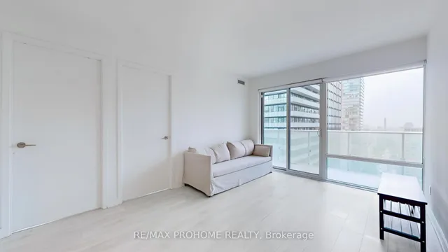 Additional image 10 of 501 Yonge St Unit 1612