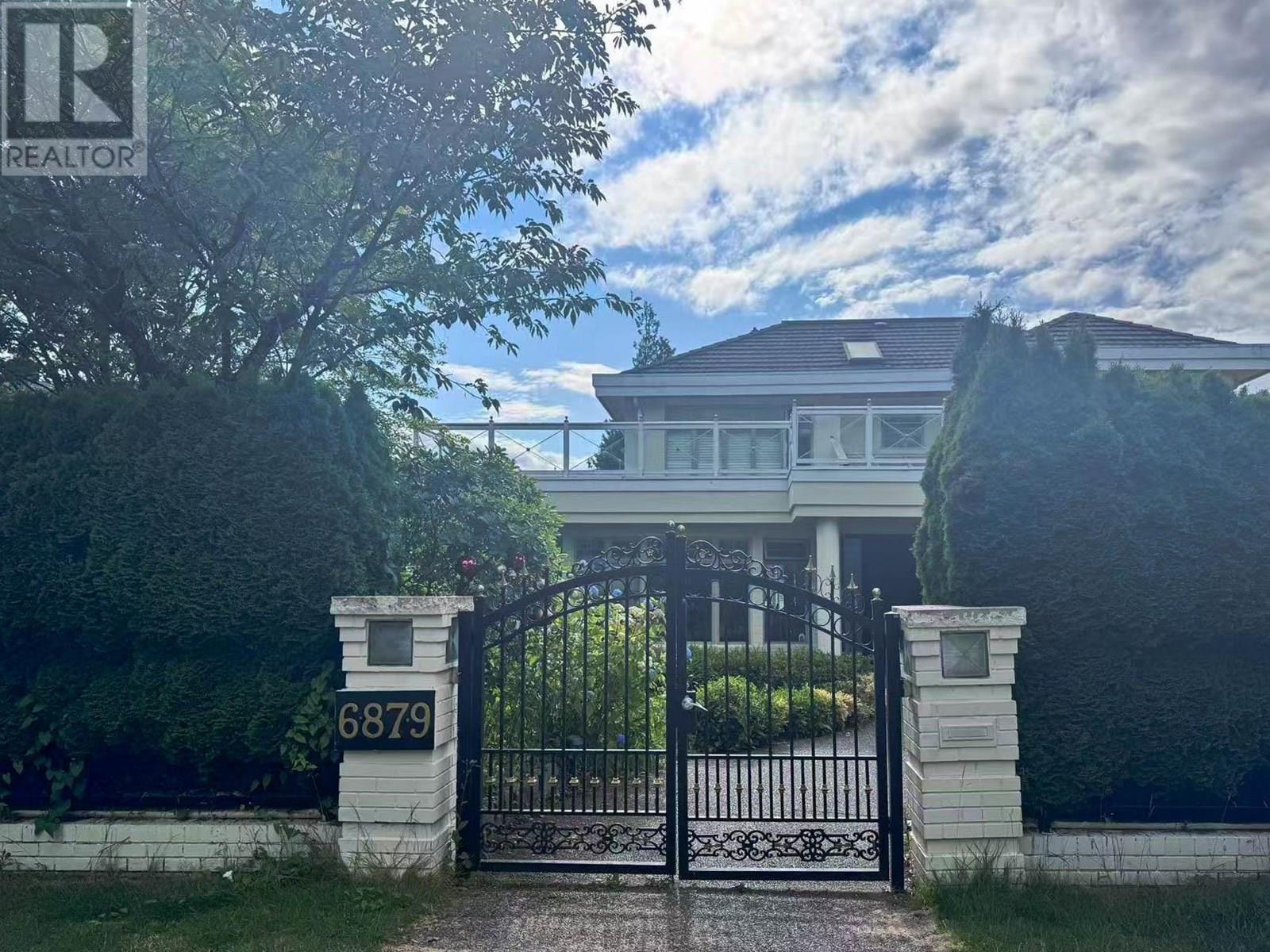 6879 ARBUTUS STREET|Vancouver, British Columbia V6P5S6