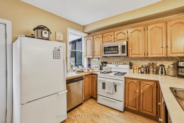 Additional image 18 of 461 Main St