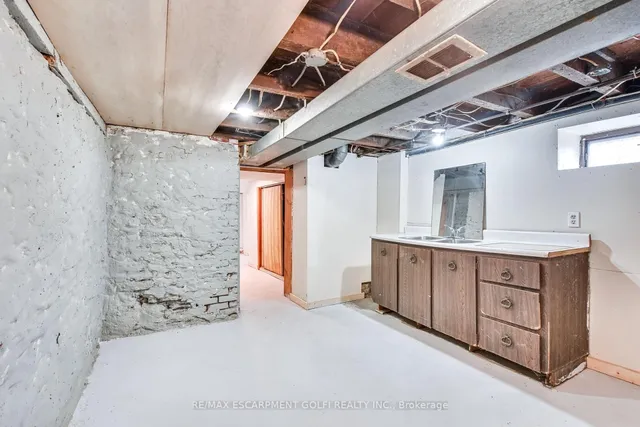 Additional image 36 of 15 PICTON St