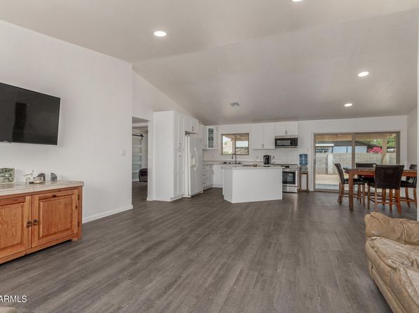 2826 E Cactus Rd, Phoenix, AZ 85032