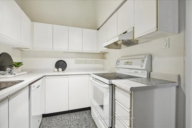 Additional image 21 of 50 Main St Unit 313