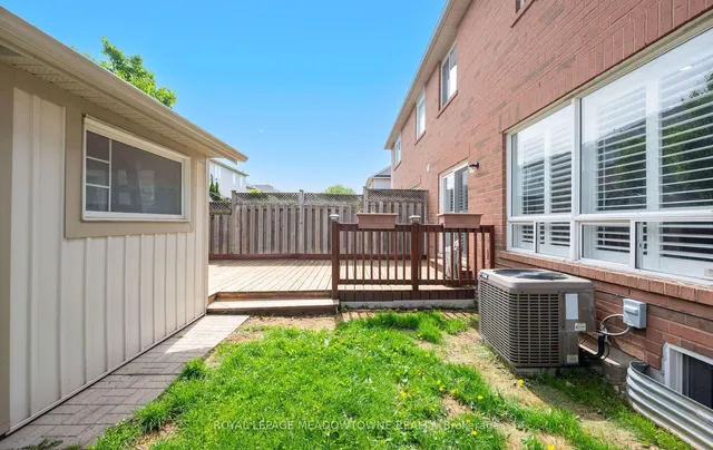 Additional image 30 of 634 Hamilton Cres