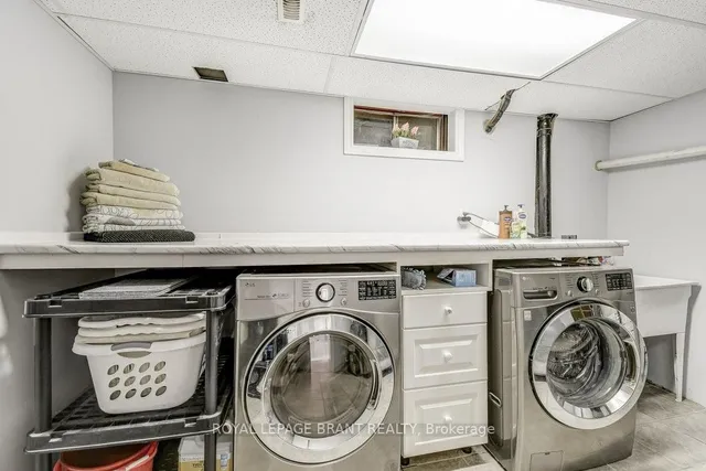 Additional image 30 of 726 Applewood Cres