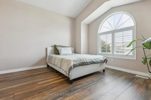 Additional image 14 of 221 Grey Fox Dr