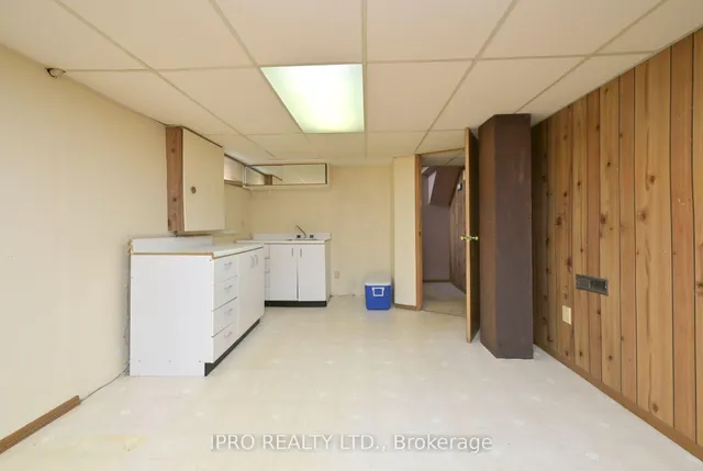 Additional image 25 of 44 Marblehead Cres