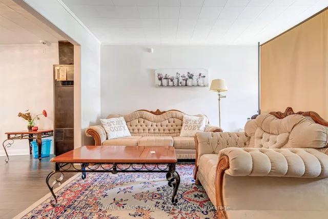 Additional image 6 of 800 Roxborough Ave