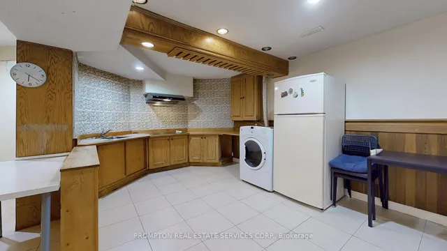 Additional image 12 of 409 Silverthorne Cres