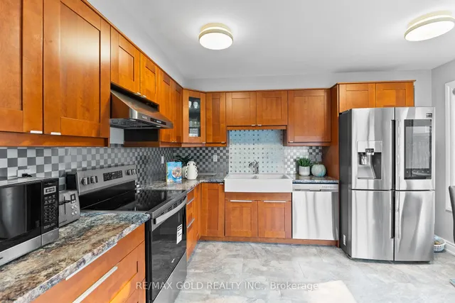 Additional image 16 of 14 Twisted Oak St