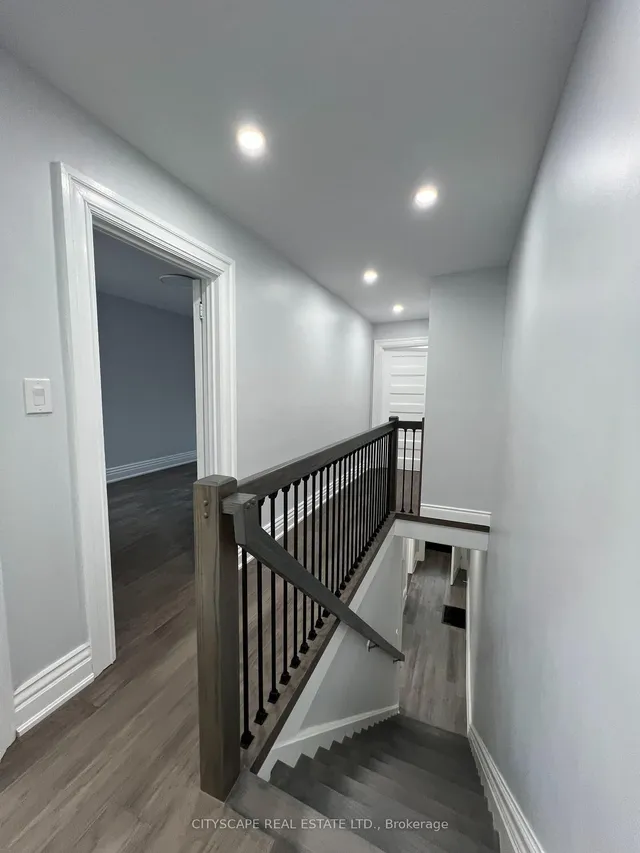 Additional image 16 of 476 Lansdowne Ave