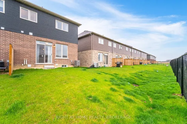 Additional image 31 of 30 Zoe Lane