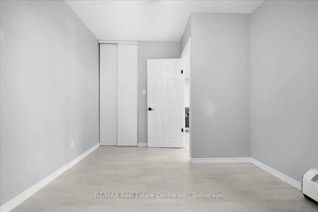 Additional image 18 of 975 WARWICK Crt Unit 806