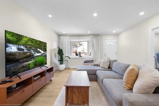 Additional image 15 of 20 Camille Crt