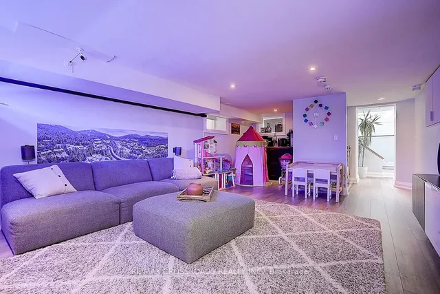 Additional image 44 of 28 Chisholm Ave