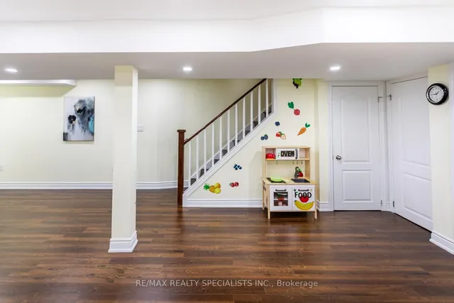 Additional image 34 of 74 Sahara Tr