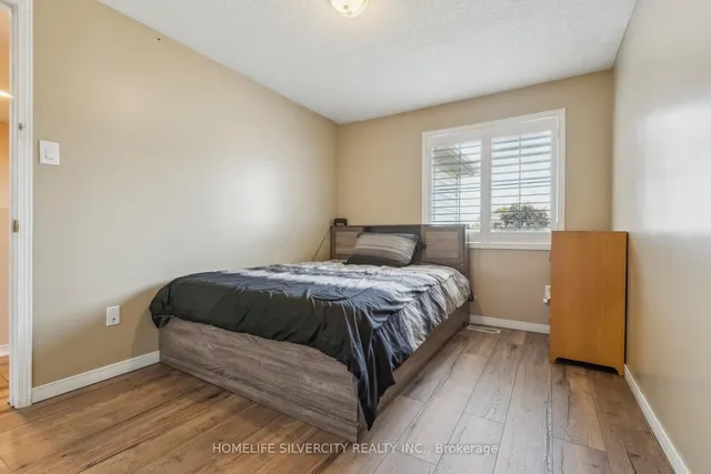 Additional image 15 of 221 Grey Fox Dr