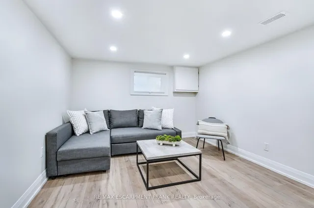 Additional image 35 of 17 East 11th St