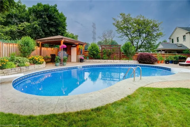 Additional image 44 of 9 Toynbee Cres