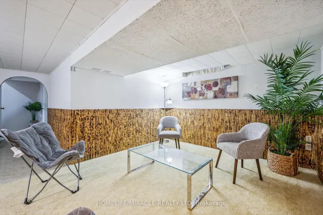 Additional image 23 of 28 Underhill Cres Unit 22