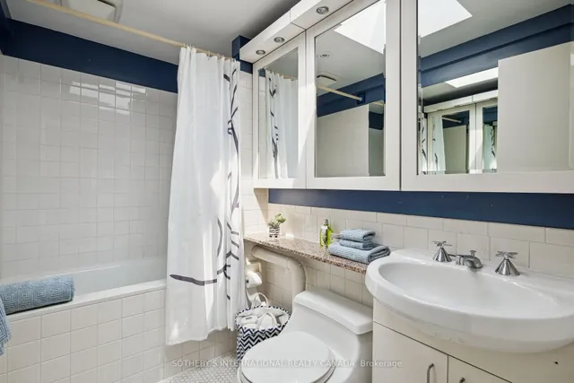 Additional image 28 of 384 1/2 Sumach St