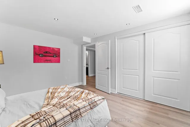 Additional image 38 of 36 Slipneedle St