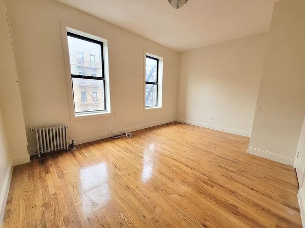 75 Ellwood St #2D, New York, NY 10040