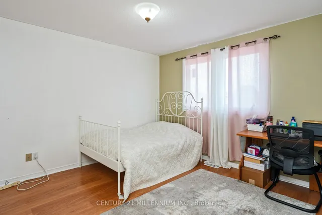 Additional image 26 of 29 Mossbank Dr