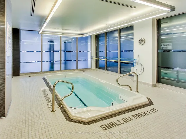 Additional image 33 of 399 Adelaide St Unit 520