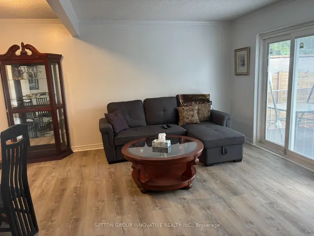 Additional image 16 of 657 Upper Wentworth St