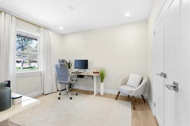 Additional image 17 of 20 Camille Crt