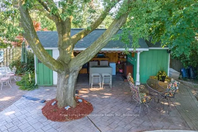 Additional image 48 of 690 Robertson Cres