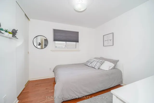 Additional image 46 of 44 Tineta Cres