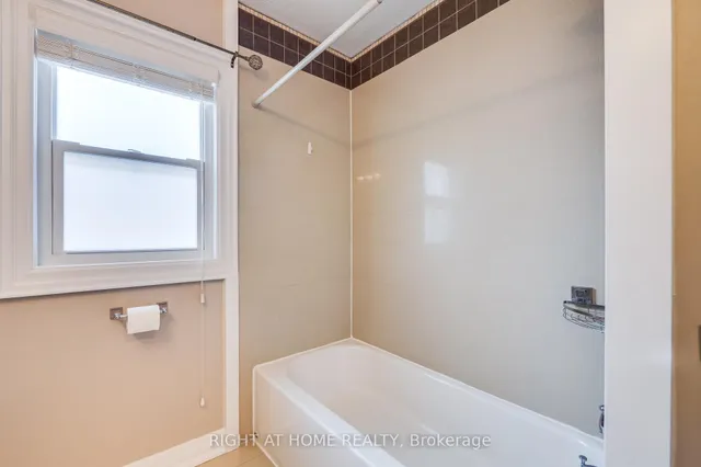 Additional image 40 of 34 Parkvale Dr