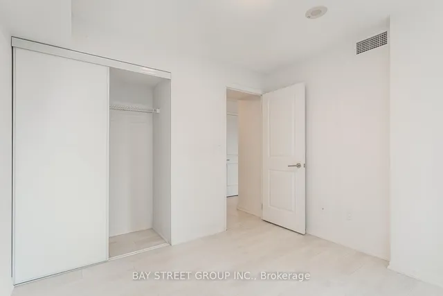 Additional image 10 of 400 Adelaide St Unit 1615