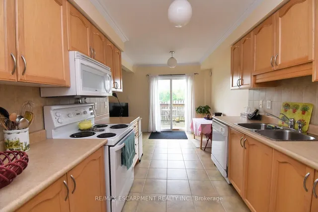 Additional image 19 of 7 Southside Pl Unit 49