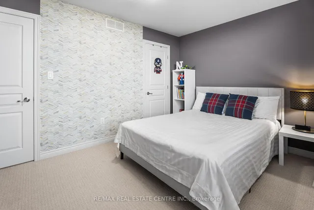 Additional image 18 of 22 Creek Ridge St