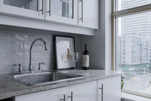 Additional image 10 of 736 Dundas St Unit 607