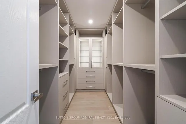 Additional image 20 of 528 Douglas Ave