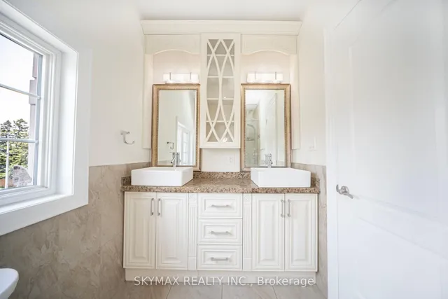 Additional image 30 of 18 Burlington St