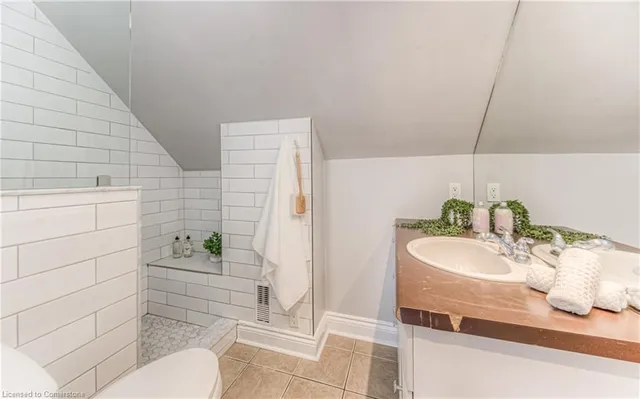 Additional image 30 of 48 Ellis Ave