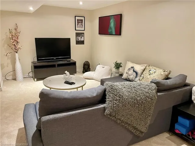 Additional image 36 of 65 Hyde Park Ave