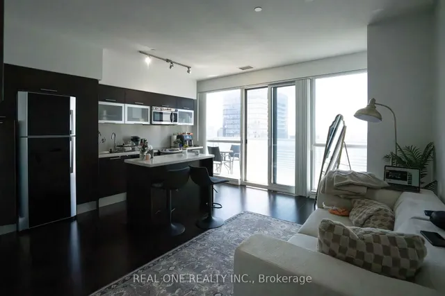 Additional image 3 of 386 Yonge St Unit 3611